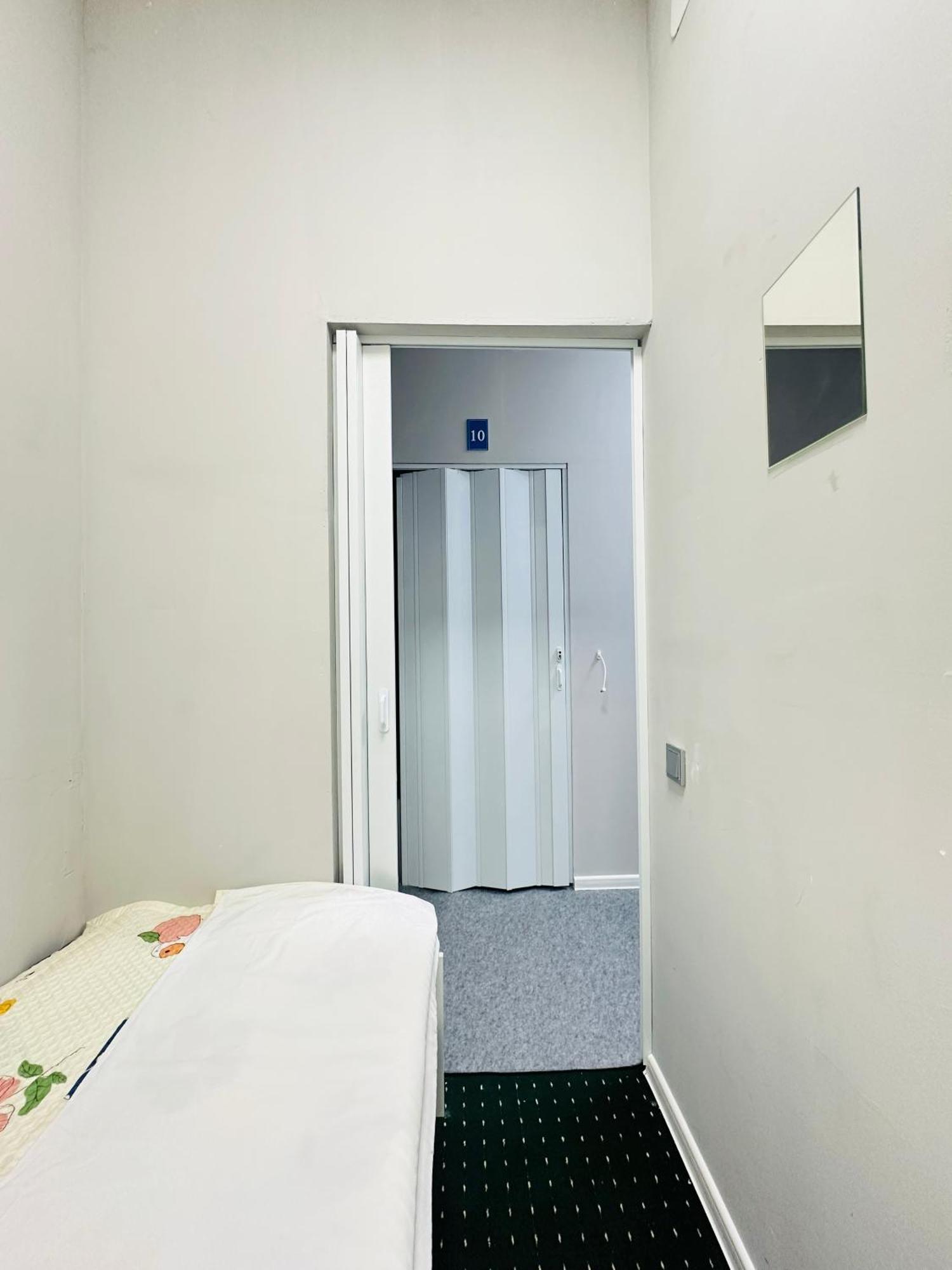 Center Capsule Hotel Almatı Dış mekan fotoğraf